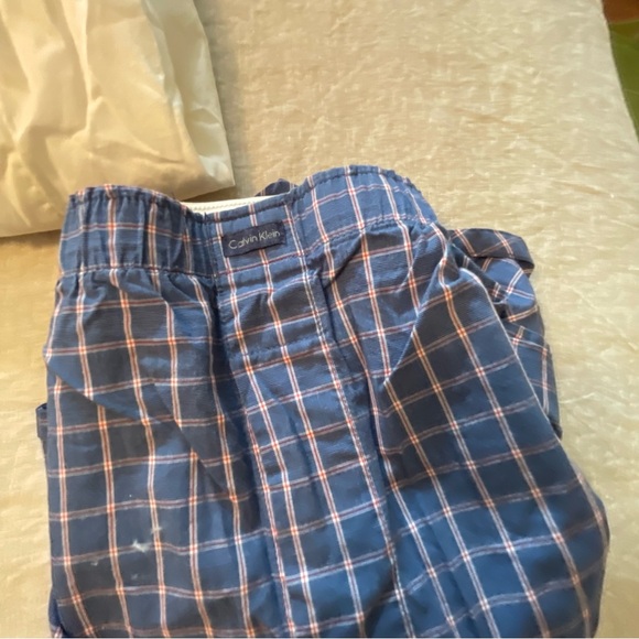 3 pair of never worn Calvin Klein boxer shorts. - Picture 2 of 6